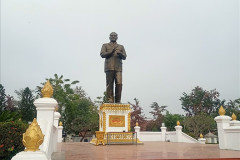 2026-01-14_16-Luang-Probang-statuya