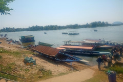 2026-01-20_21-Laos-isl-Don-Det-reka-prichal-1