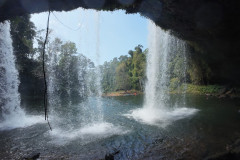 2026-01-22-Laos-Pakse-Cham-Pee-Waterfall-iz-pod-vodopada-3
