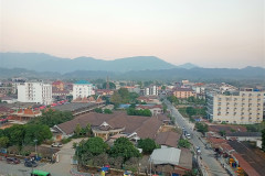 2026-01-16-Vang-Vieng-Elevate-9-vid-iz-kafe-11