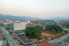 2026-01-16-Vang-Vieng-Elevate-9-vid-iz-kafe-12