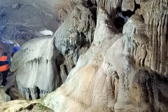 2026-01-17-Vang-Vieng-Phapongkham-Cave-vnutri-2