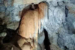 2026-01-17-Vang-Vieng-Phapongkham-Cave-vnutri-7