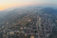 2026-01-17-Vang-Vieng-Vozdushnyj-shar-16