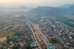 2026-01-17-Vang-Vieng-vozdushnyj-shar-vid-sverhu-19