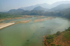 2026-01-16-Vang-Vieng-vid-iz-poezda-1