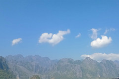 2026-01-18_19-Vang-Vieng-gorod-1