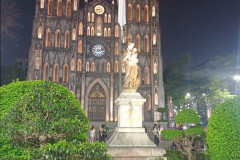 Hanoj-15-marta-2026-hram-i-statuya-vecher