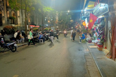 Hanoj-15-marta-2026-ulitsa-vecherom