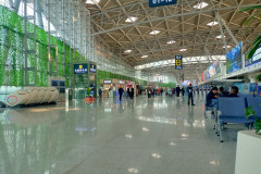 Kitaj-mart-2026-TSzinan-aeroport-vnutri