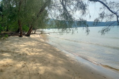 2025-12-30-KohRong-Lonely-Beach-1