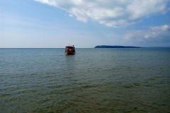 2025-12-30-KohRong-Lonely-Beach-lodka