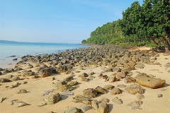 2026-01-02-Koh-Rong-lonely-beach-kamni