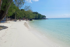 2025-12-30-KohRong-Koh-Rong-Hill-Port-Beach-1