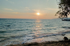 2026-01-02-Koh-Rong-utro-plankton-beach-more
