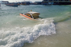 2026-01-03-Sihanoukville-lodka-zatopilo