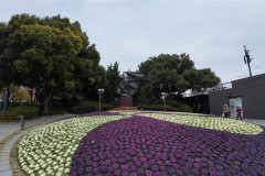 2025-12-12-Shanghai-shanhaj-naberezhnaya-ventaj-klumba