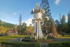 2025-12-20-Cameroon-Highlands-gorod-park-chasy