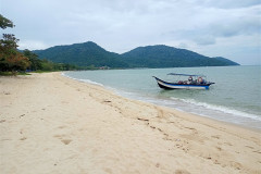 2025-12-18-Penang-Batu-Ferringhi-lodka