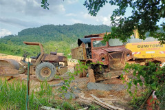 2025-12-23-Taman-Negara-Kuala-Tahan-staryj-gruzovik