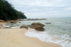2025-12-18-Penang-Tropical-Public-Beach-2
