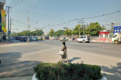 2026-01-11_13-Nyaung-U_Mandalay-myanma-zhenshhina-s-tazikom-na-golove