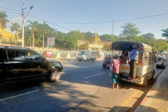 2026-01-06-Yangon-marshrutka