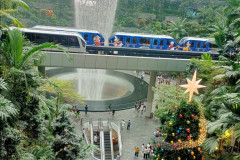 2025-12-17-Singapore-Changi-elka