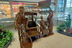 2025-12-17-Singapore-Singapur-CHangi-t4-statuya