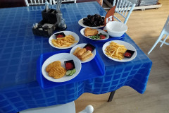 Vladivostok-Obed-v-kafe-Akvatel