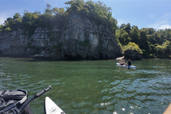 Vladivostok-velopoezdka-skala-i-lodka