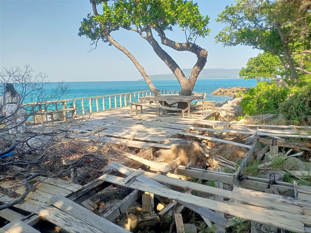 Остров Koh Rong 02 января 2026 long beach веранда заброшенная