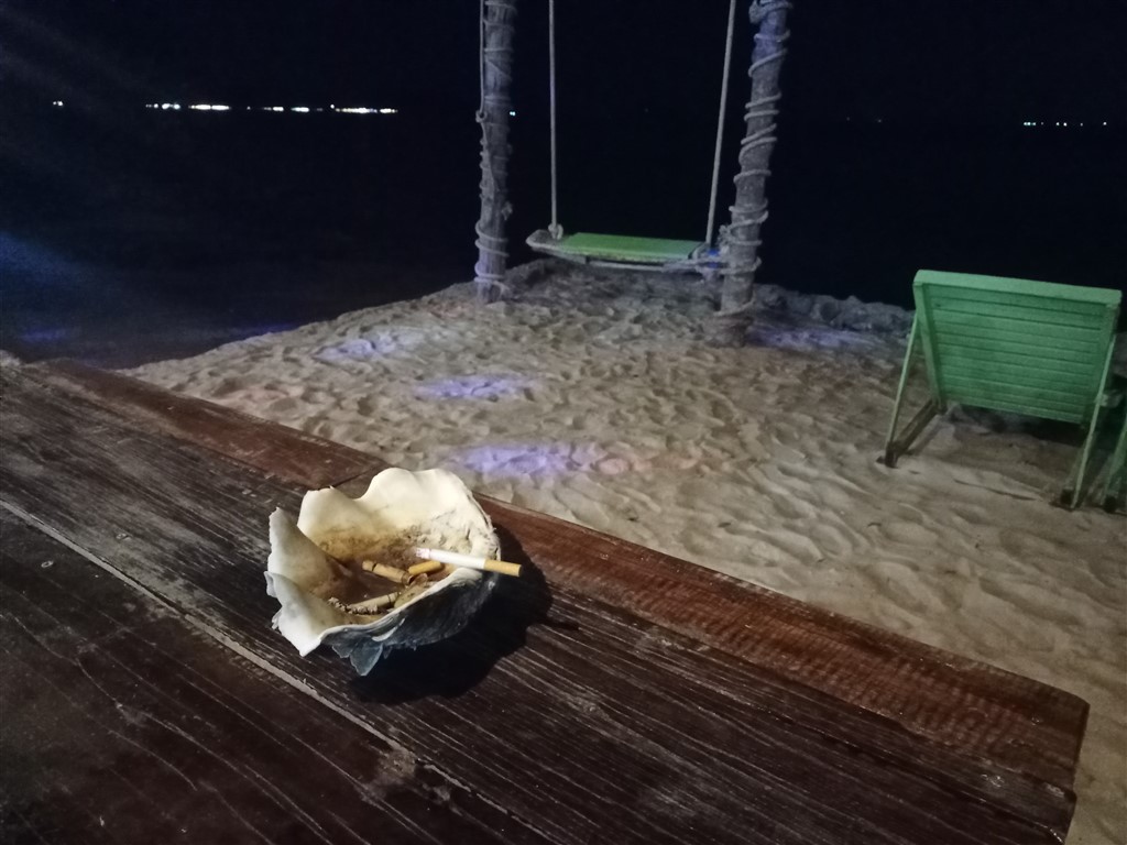 Остров Koh Rong 28 декабря 2025 курилка