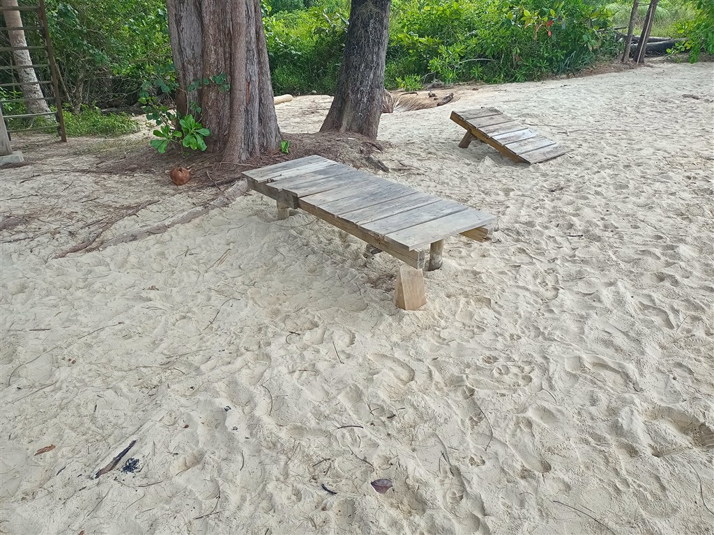 Остров Koh Rong 30 декабря 2025 Lonely Beach лежак
