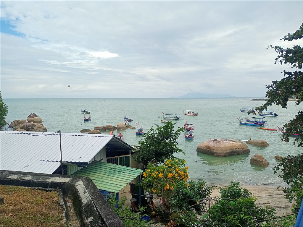 Пинанг 18 декабря 2025 Tropical Public Beach 15