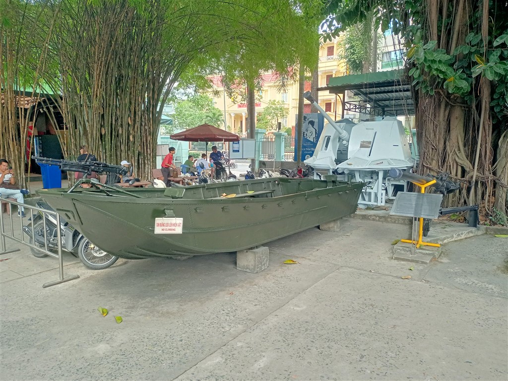 Сайгон 27 января 2026 War Remnants Museum boat