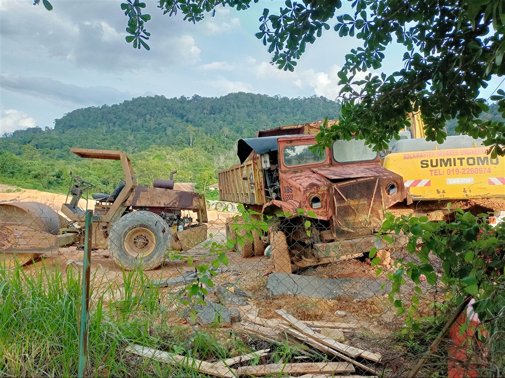 Taman Negara 23 декабря 2025 Kuala Tahan старый грузовик